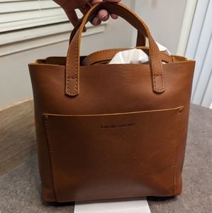 PLG Honey medium classic crossbody Portland Leather Goods